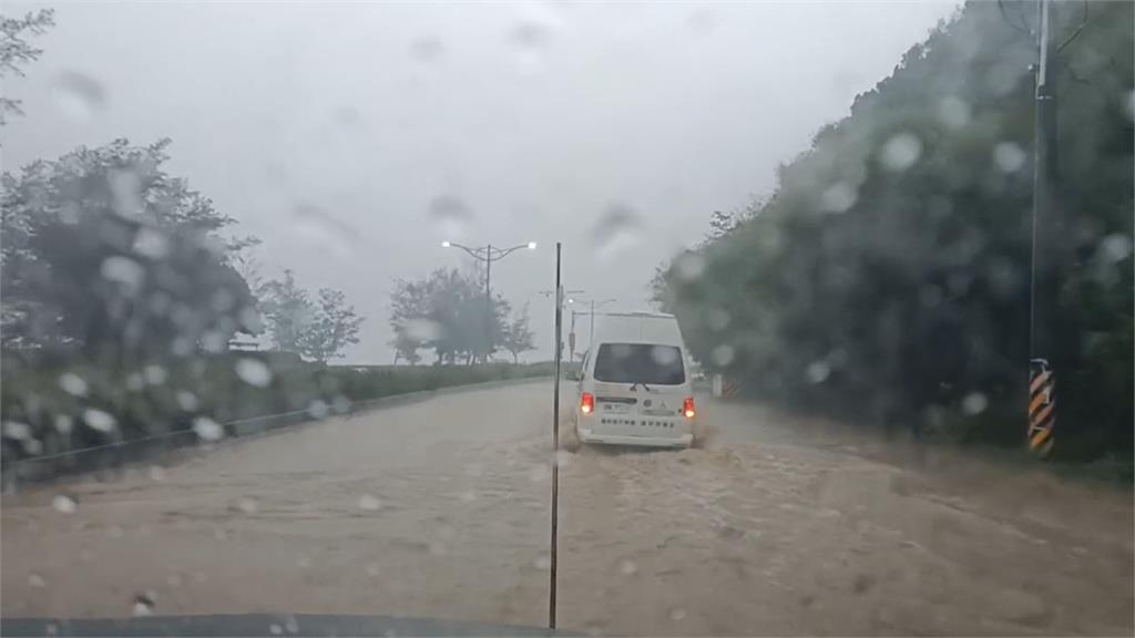 屏東霧台連日大雨！　道路坍方受阻翁病急需就醫