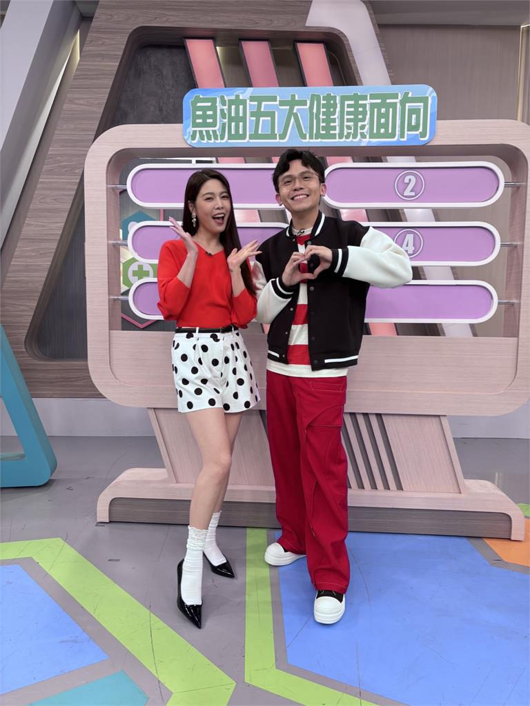 孫國豪忘東忘西找不到鑰匙！還叫女兒一起找發現掛在門上