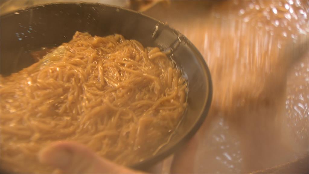 北市麵線店祭高薪徵「舀麵線」員工 月薪7萬留不住人