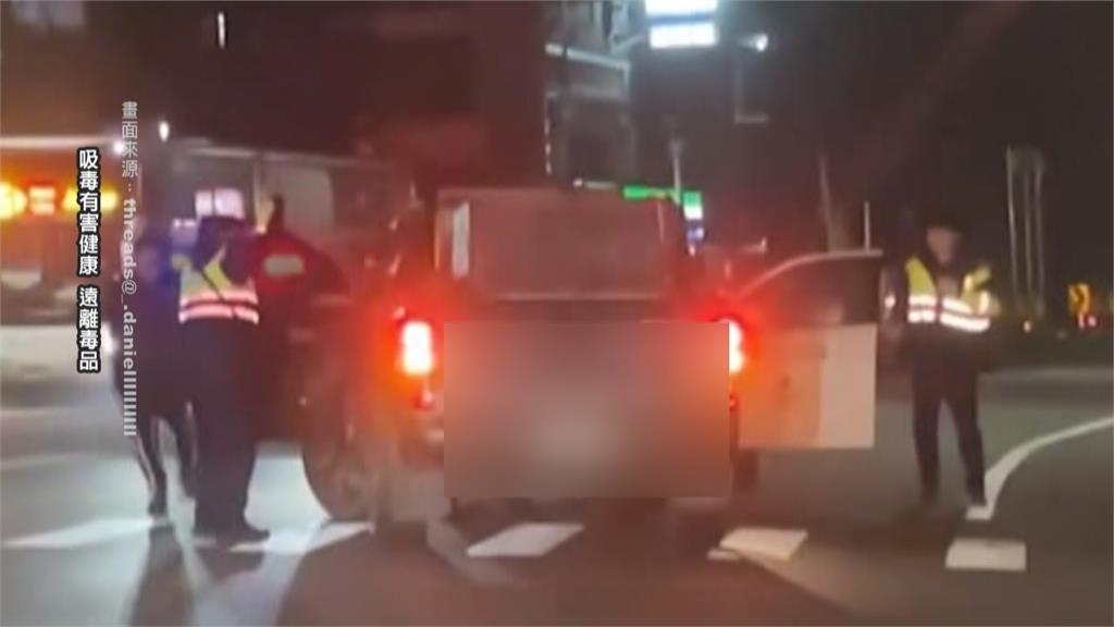 車內藏毒! 「猛男持雙刀」隨機攔車攻擊 22名警力壓制仍頑抗