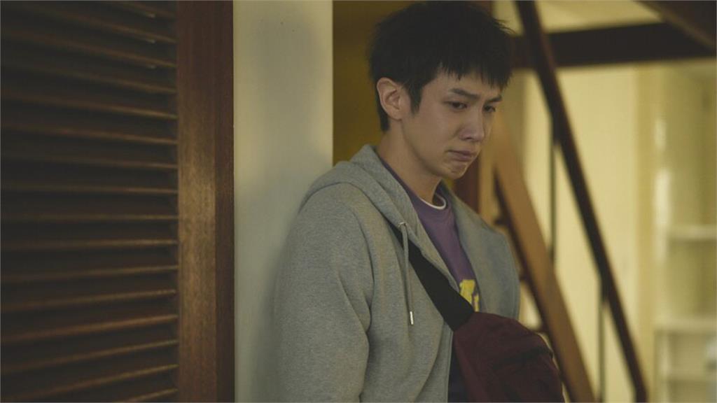 許瑋甯《不夠善良》卑微裸身求愛!柯震東被罵翻「暖男→國民俗仔」:好爽
