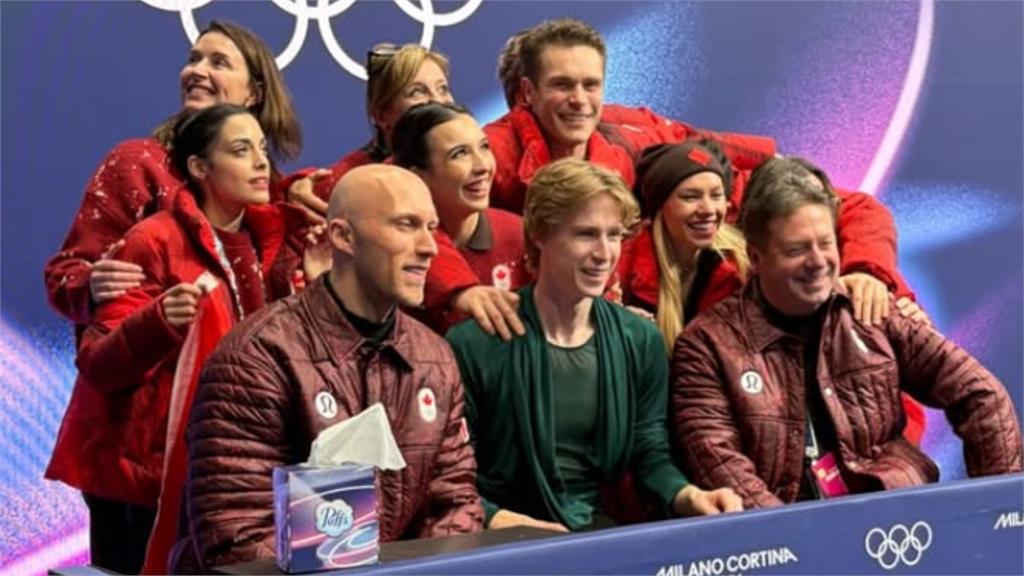 奧運史上最狂「分身術」！教練「1人帶13國」 15分鐘換一次隊服全場看呆