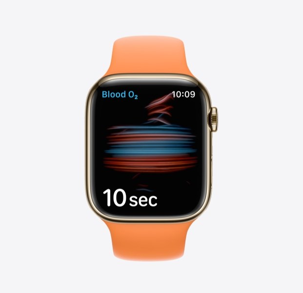 Apple Watch S7螢幕放大充電變快　史上最耐用