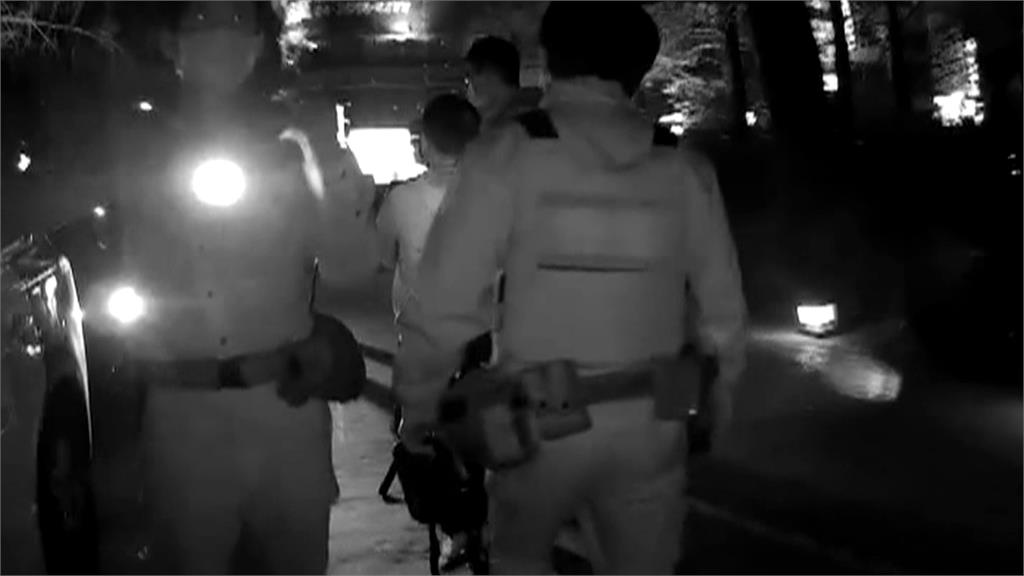 「豬隊友」上傳囚禁凌虐男子影像 警方比對出背景攻堅救人