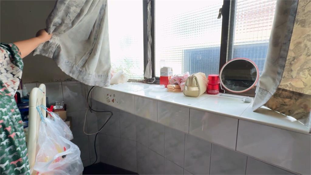 高雄小港區民宅保險箱整個被搬走...大門毫無破壞　阿嬤辛苦錢被偷光