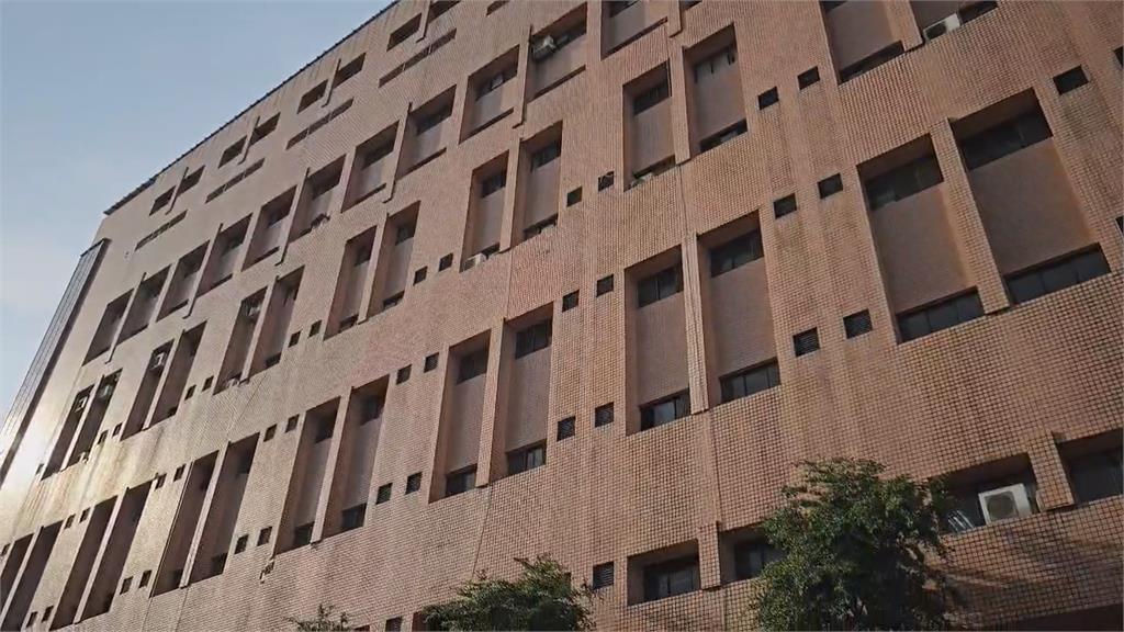 台電承包商安裝室外冷氣墜樓身亡　疑逃生用吊臂鬆脫釀禍