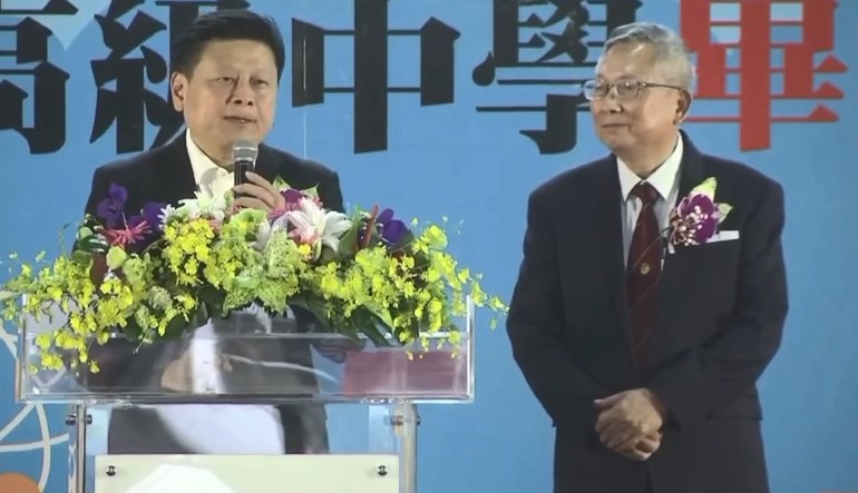 傅崐萁出席"高中畢典"宣揚政績 網轟:不是說政治不入校園?