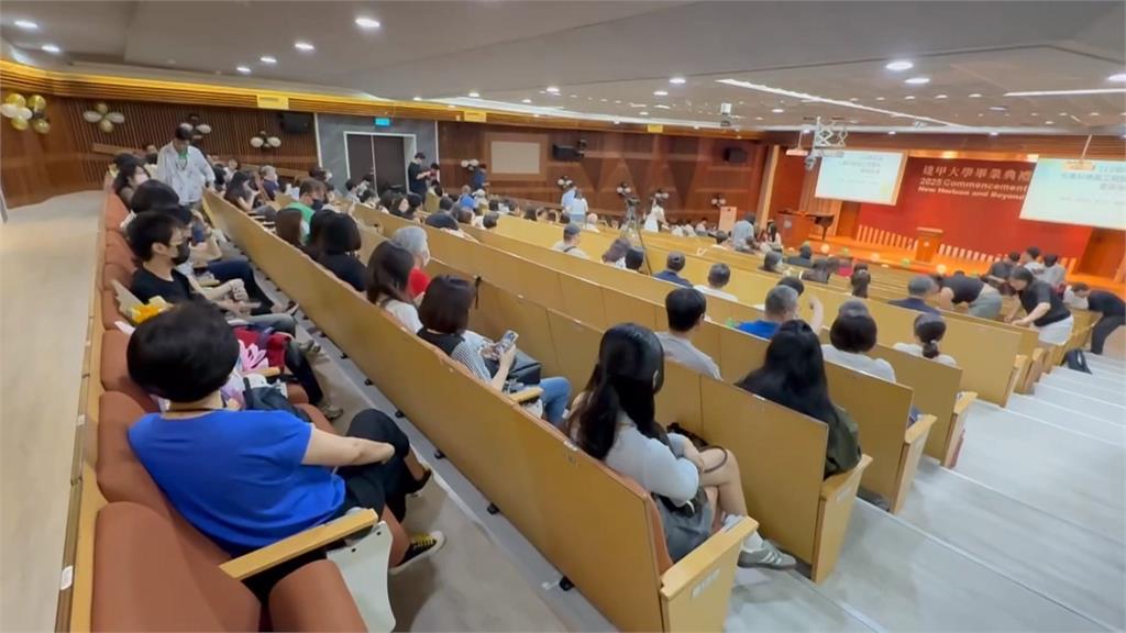 逢甲大學不忍了…千字揭開「畢典喊卡」真相!男大生喊配合「當天竟反悔現身」