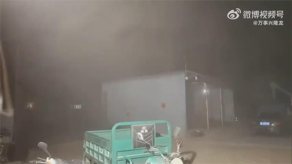 中國華北颳強烈沙塵暴　山西測11級強風「人都被吹跑」