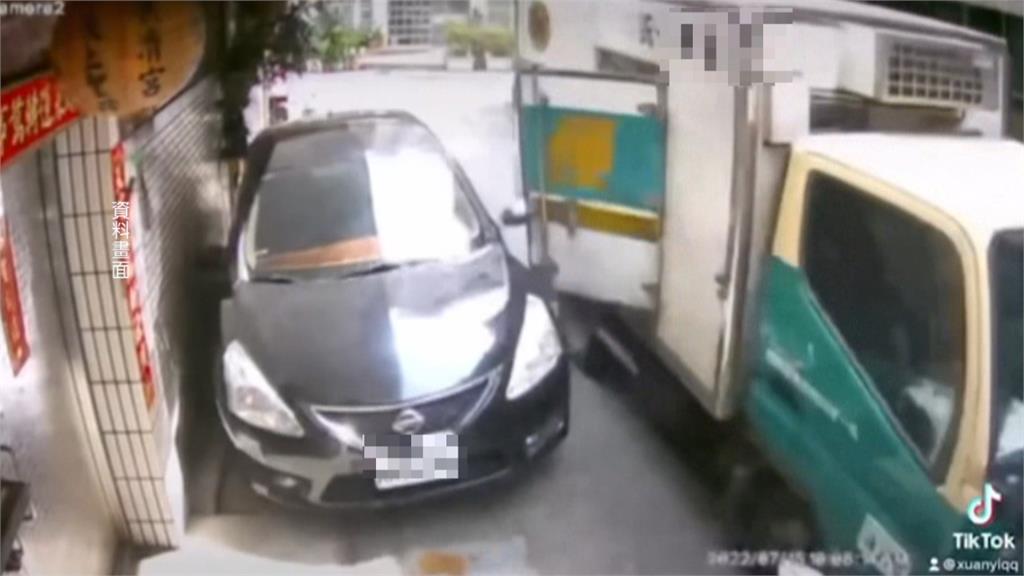 危險!你的車門沒關! 貨車門忘了關 駕駛追車告知