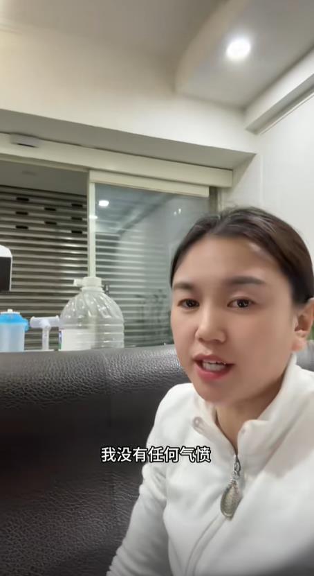 中配小微被驅離!自家網嗨喊1句「希望妳回家」:想看五星旗回來