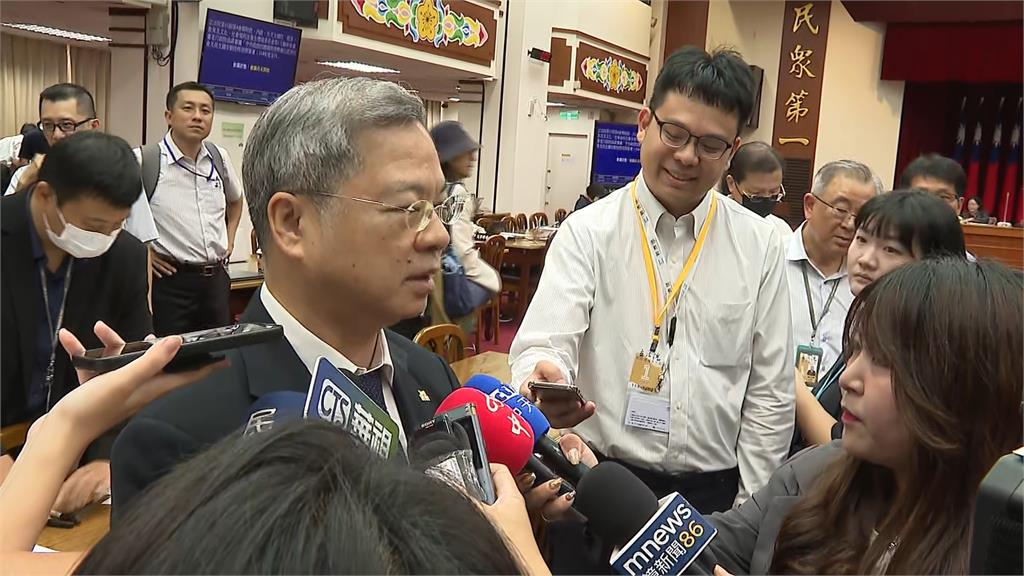 拚17日立法院三讀? 財長:普發一萬有望十月底前發放