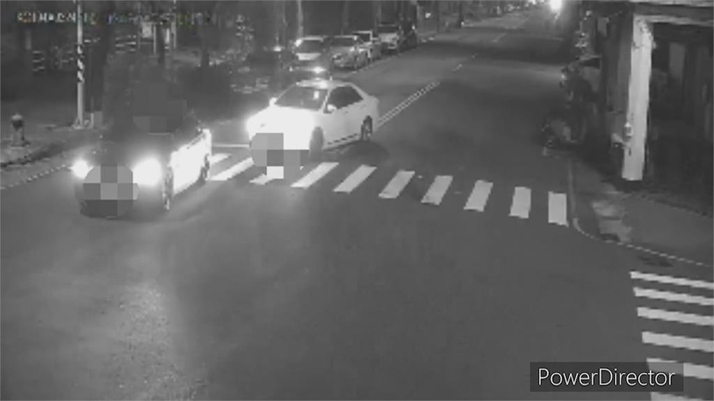 找錯對象砸錯車? 9人持棍攔車狠砸轎車波及女騎士