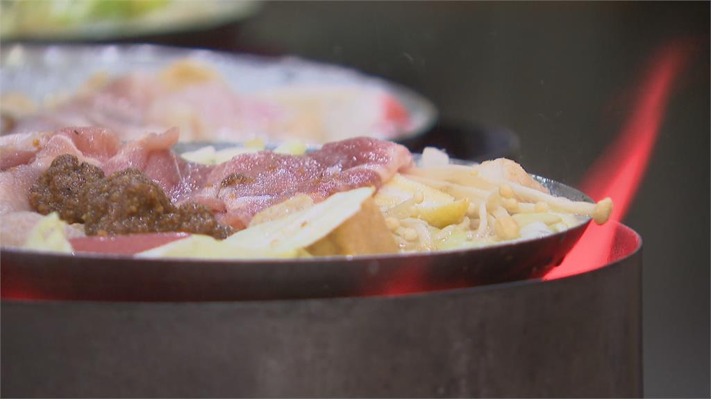 情侶逛饒河夜市狂吃1100元!網揪1細節嚇壞:怎麼有辦法…