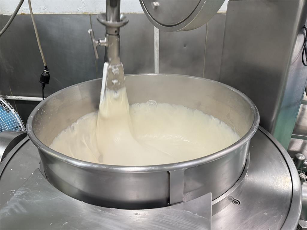 土地公頭牙商機　花生麻糬營收破三千萬