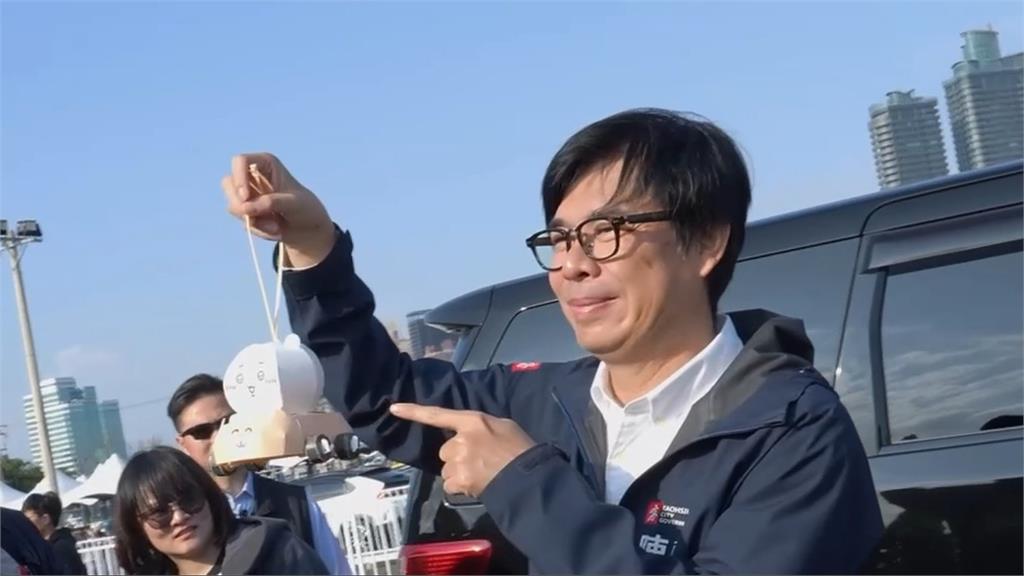 最佳代言! 蔡英文組裝"吉伊卡哇小提燈" 直接改裝飆起來
