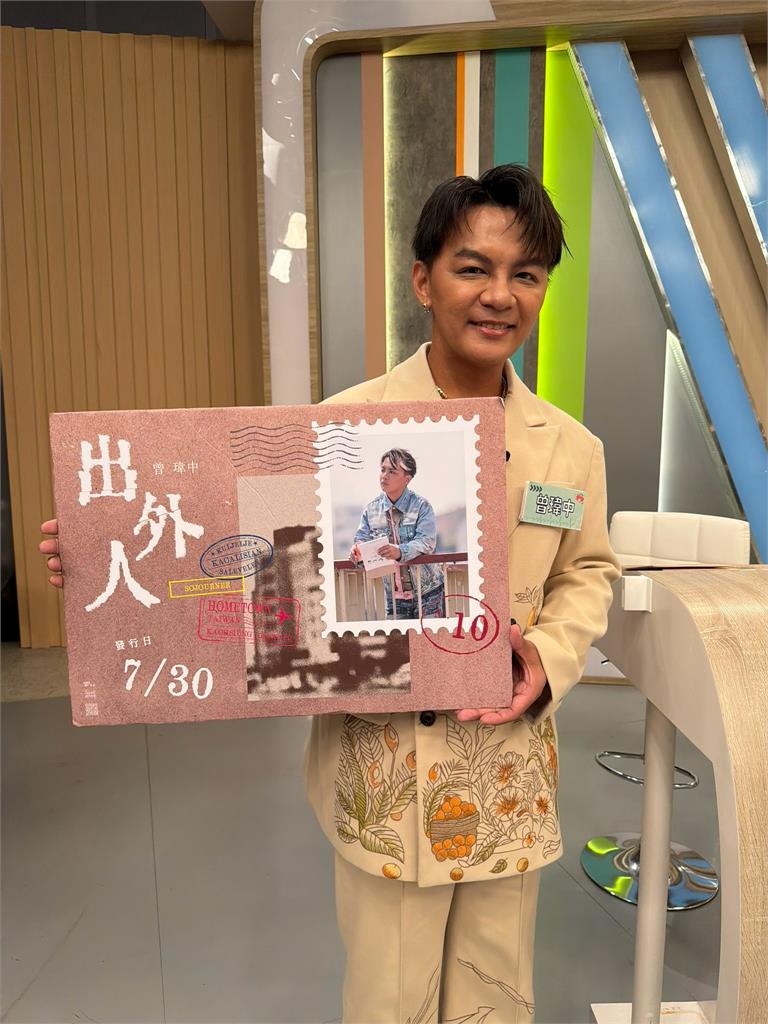 梁赫群外景奔跑鞋底整片脫落！工作人員撿起來問「還要嗎」超社死