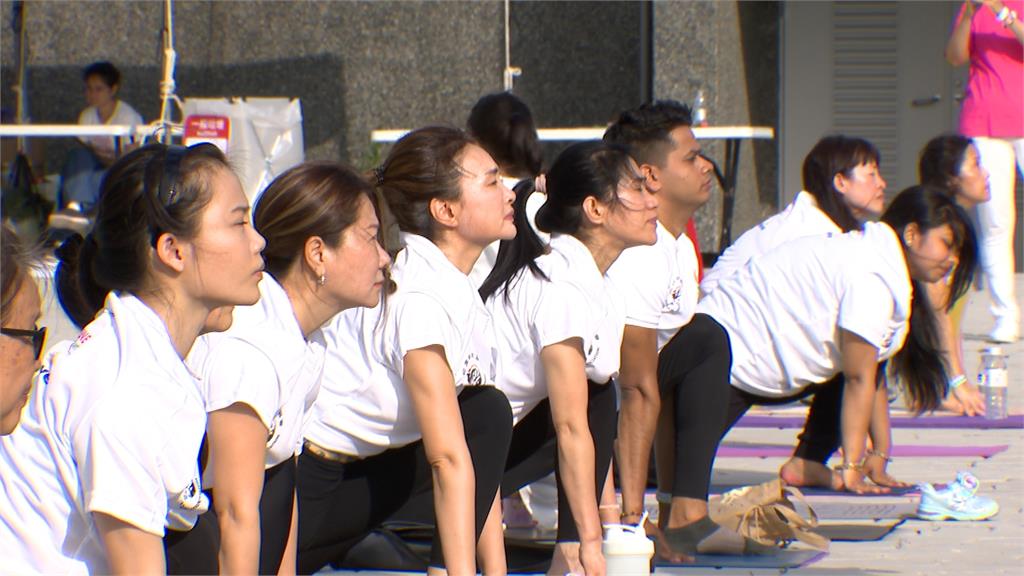 印度台北協會舉辦「國際瑜伽日」活動　伸展筋骨找回身心平衡