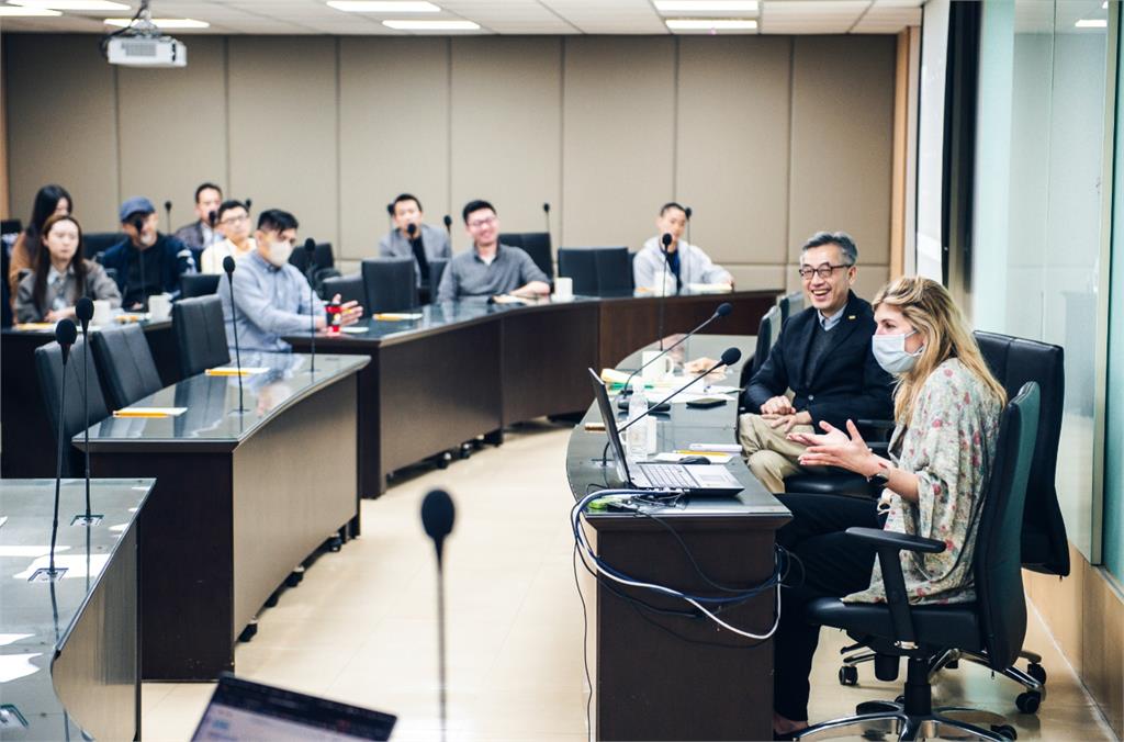 中美關係緊張!哈佛教授任美格以"鄰居和槍"作比喻