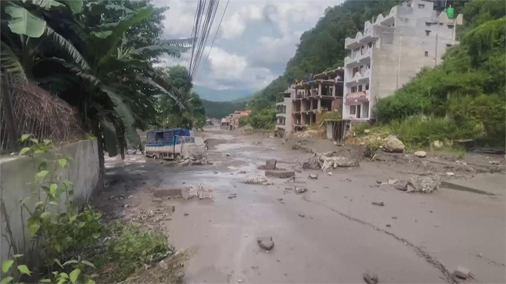 死傷數持續增加！尼泊爾山洪大爆發　至少95死　403人失蹤