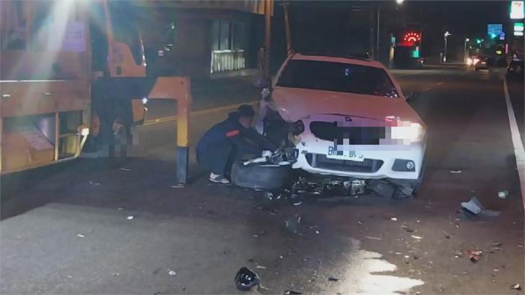 苗栗縣道140線男開車失控逆向 連撞2車其中1輛進了田