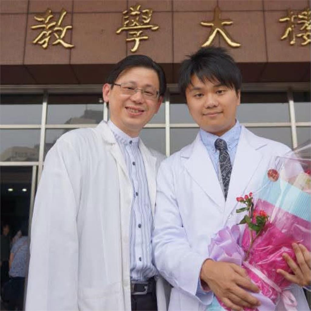 名醫李偉裕看診30年驚爆「被失業」！兒長文揭「內幕」心痛喊：何其落寞…