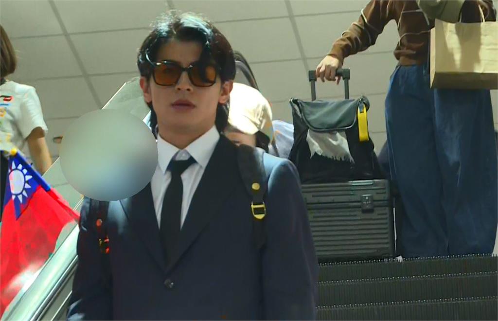 MVP陳傑憲機場重現尋妻記! 「國民老公」形象閃瞎球迷