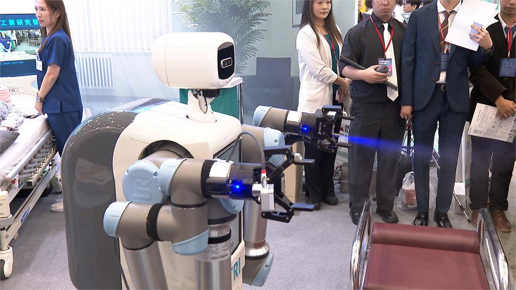 機器人時代!經濟部技術司推國產技術 秀AI仿生手、機器狗救災