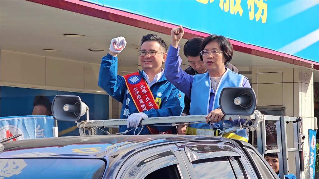 黃金週末衝刺 莊競程與"幸運妻"分進合擊市場拜票VS黃健豪找王惠美車隊掃街