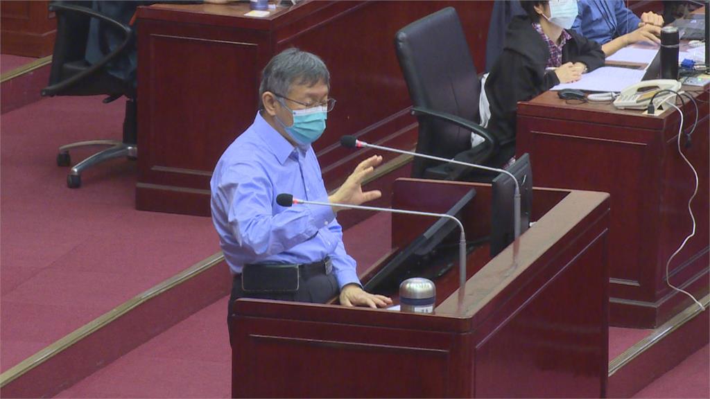 王世堅送「角落生物」 諷柯「角落政客人人踹」