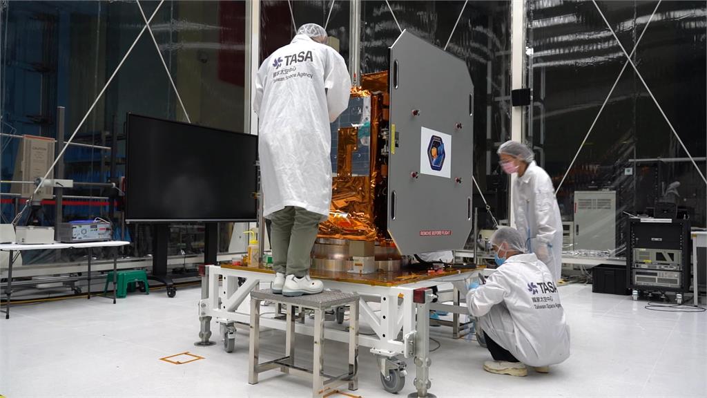 我首顆自製氣象衛星「獵風者」起運 9月美國升空 我國首顆自製氣象衛星「獵風者」 預計9月在這裡升空