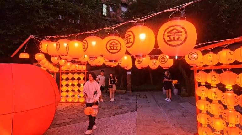 九份紅燈籠季盛大展開！　百人提燈夜遊超浪漫