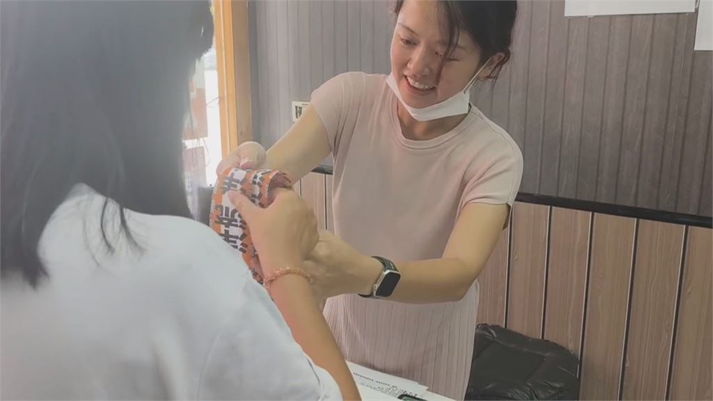 獨家／竹南餐館無畏深藍票選區！　張貼綠文宣　勇敢表態成另類民主堡壘