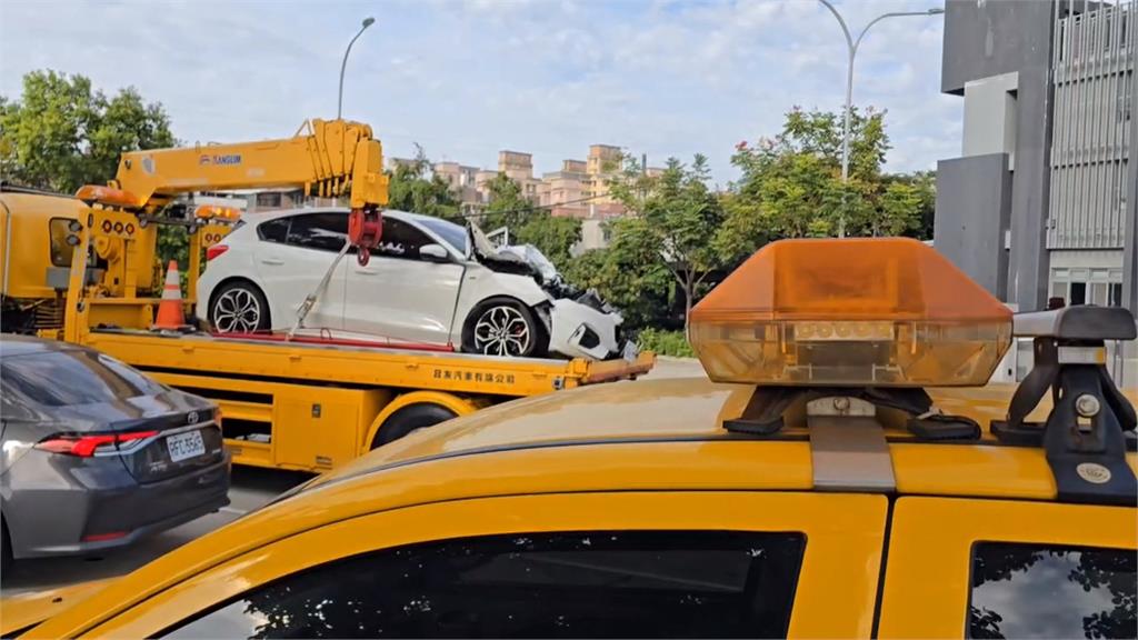 國1楊梅休息站出事！　男疑用輔助駕駛「分心」連撞5車