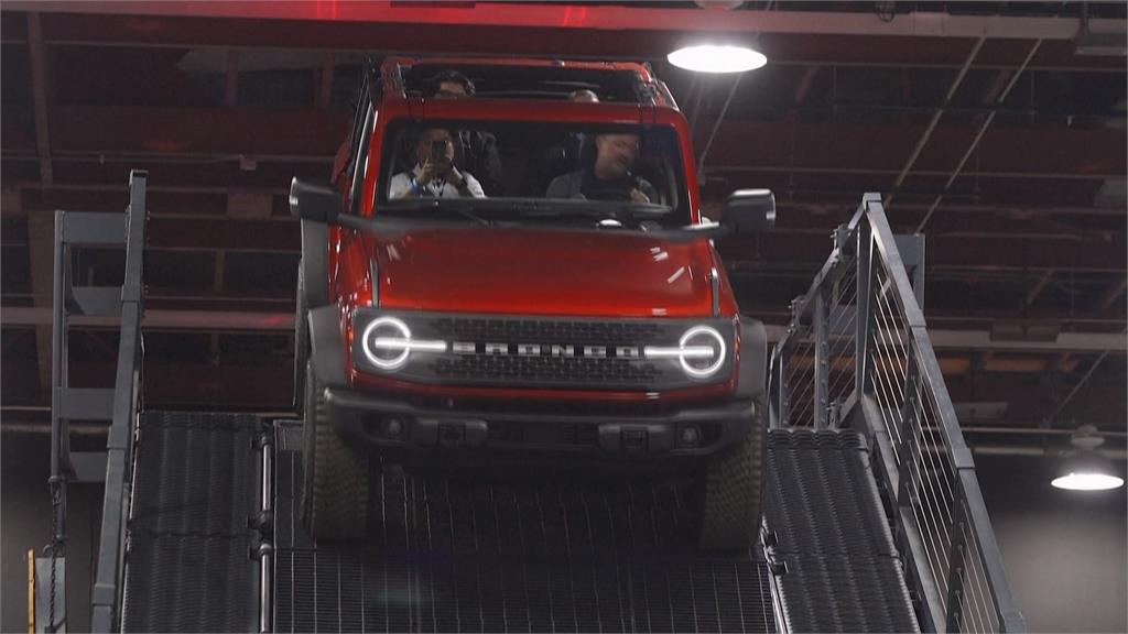 底特律車展重現科幻電影場景 飛天概念車亮相