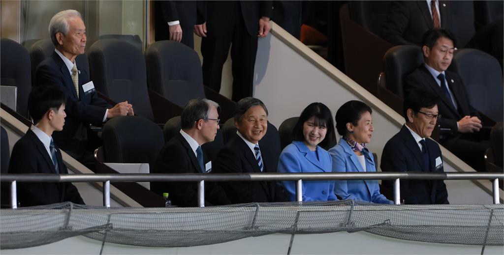 經典賽／睽違60年「天覽試合」！天皇一家現身東蛋　觀戰WBC日澳大戰