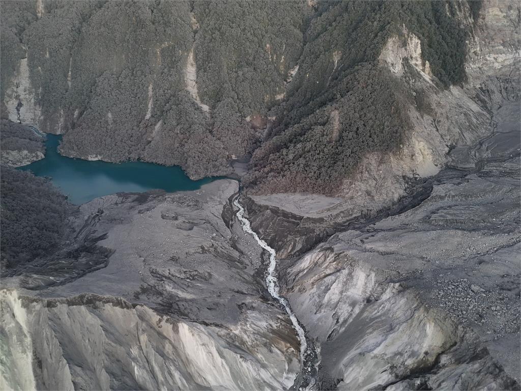 快新聞/直擊馬太鞍溪堰塞湖 無人機空拍最新畫面曝光