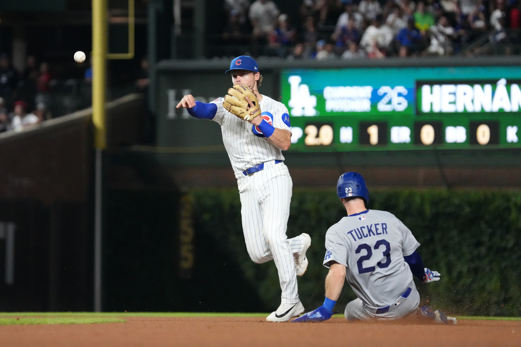 MLB(影)／塔克禍不單行！重返前東家小熊主場被猛噓！跑壘失誤又遭教頭說重話