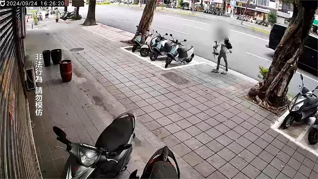 學生溜滑板跌倒!「滑板闖入總統車隊」前導重機按喇叭提醒