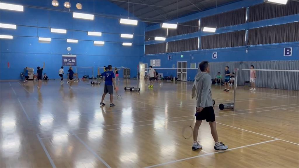 休假不忘救人使命! 消防員合作護理師羽球館搶命