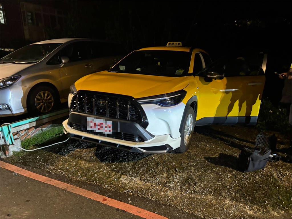 快新聞/有味道!新北小黃運將無照酒駕遭逮 被帶返所時在警車上「挫屎」
