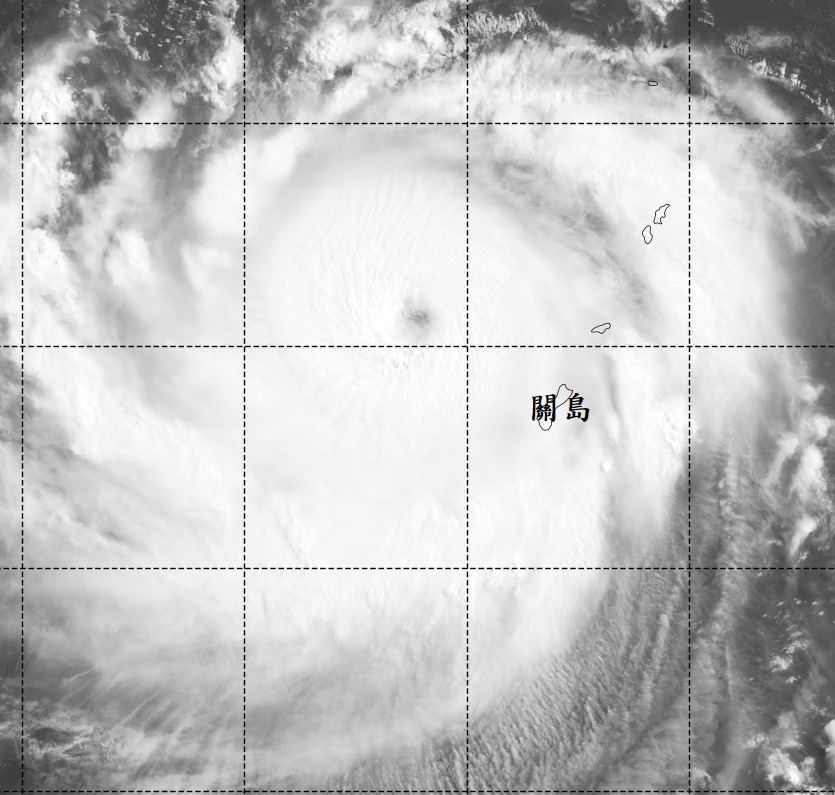 瑪娃颱風戰力再增強!鄭明典曝「眼牆雲系完整」:已進入東亞範圍