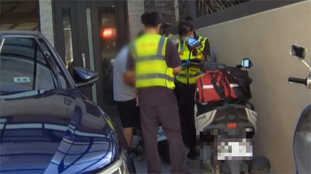 糊塗家長險釀禍!1歲童遭反鎖電車內 消防破窗助脫困