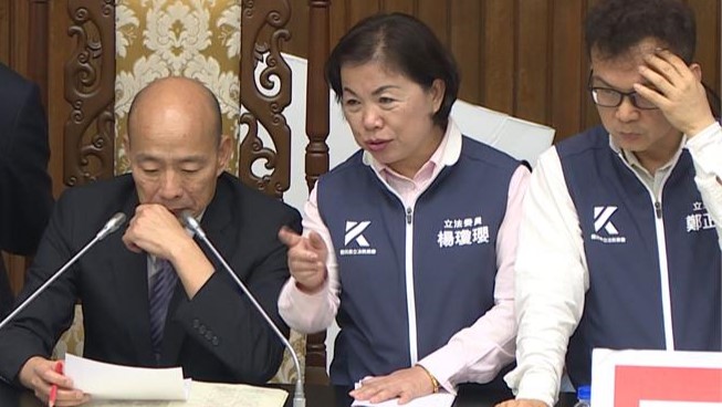 作家被中配問「台灣人不臉紅嗎」?原因和罷免有關「1關鍵他無力反駁」