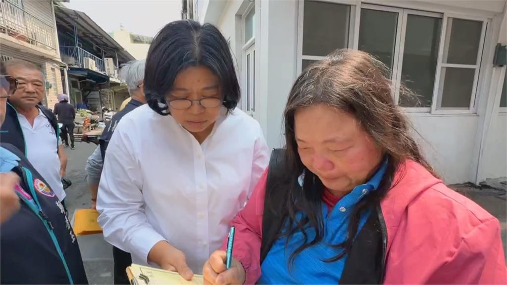 嘉義民宅大火延燒13戶　受災居民淚訴：什麼都沒了