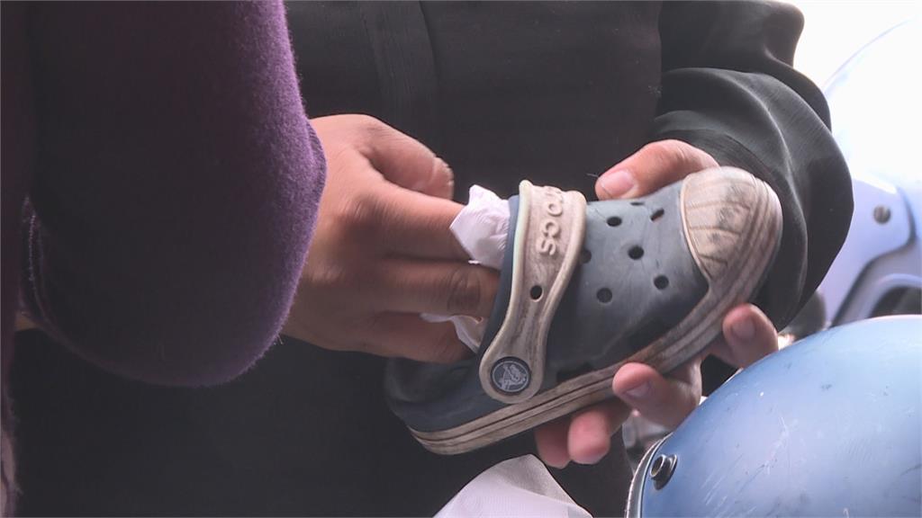 台中夫妻吵架竟「拿小孩當出氣筒」互摔！影片瘋傳全網氣炸⋯中市府回應了