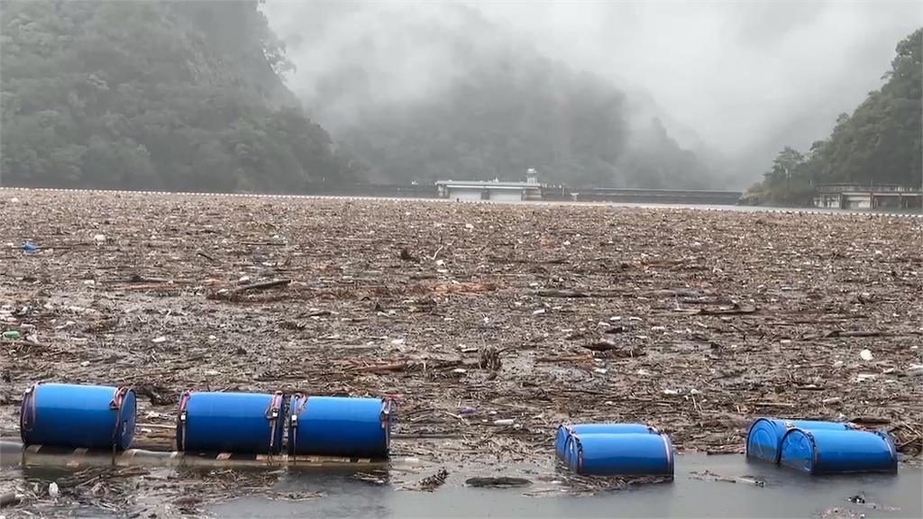 大雨釀中橫便道3.9Ｋ又落石　預警性取消２放行班次