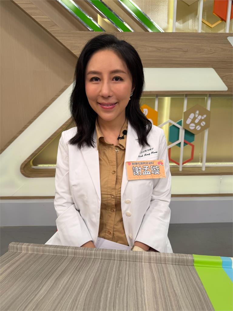 布蘭妮雷射後視力居然下降！沉迷短劇狂滑手機惹禍