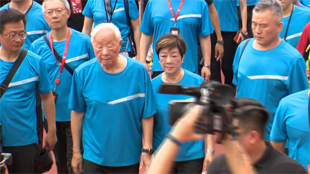 讚張忠謀完成自傳了不起　張淑芬：改變我們的命運