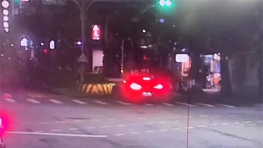 新竹北區重大事故！載妻自撞人行道　57歲男駕駛救出送醫仍不治身亡